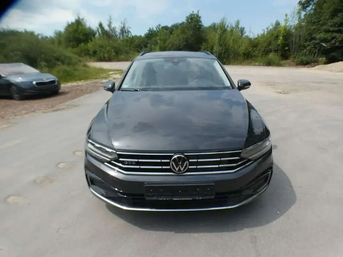 Gebraucht VW Passat GTE 218 PS (160 kW) 2021 Mangan grau metallic Kombi