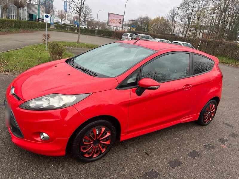 Gebraucht Ford Fiesta 82 PS (60 kW) 2009 Rot Kleinwagen