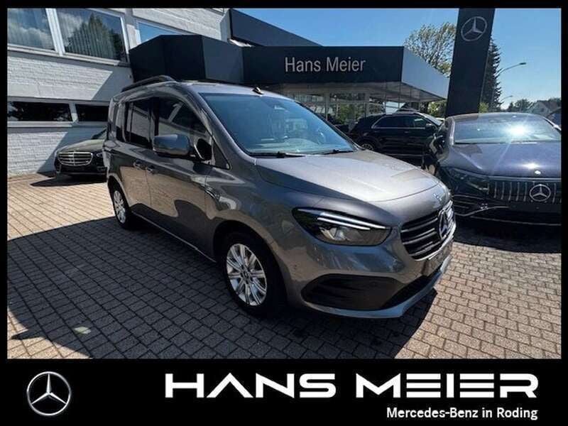 Chromitgrau Gebraucht 2024 Mercedes T180 Progressive Van / Kleinbus | 27.940 € (Fairer Preis) - Bild 1/4