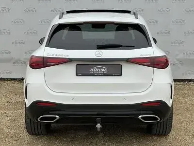 Gebraucht Mercedes GLC300e AMG 333 PS (244 kW) 2024 Weiß, SUV