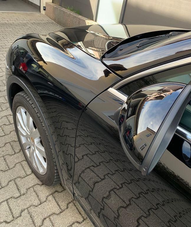 Second-hand Porsche Cayenne 245 CP (180 kW) 2011 Negru SUV