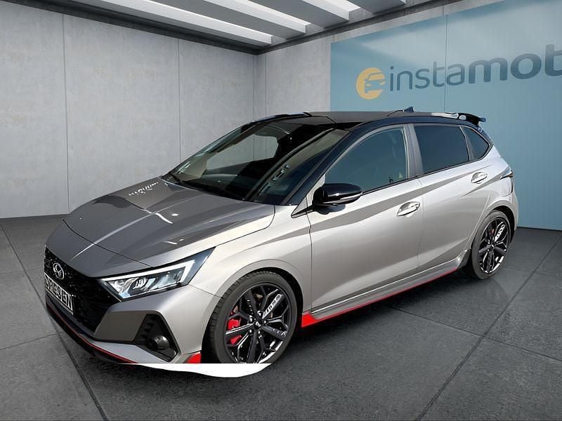 Braun Gebraucht 2022 Hyundai i20 Kleinwagen | 29.599 € (Teuer) - Bild 1/4