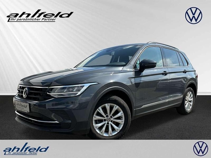 Delfingrau (metallic) Gebraucht 2022 VW Tiguan Life SUV | 31.810 € (Fairer Preis) - Bild 1/4