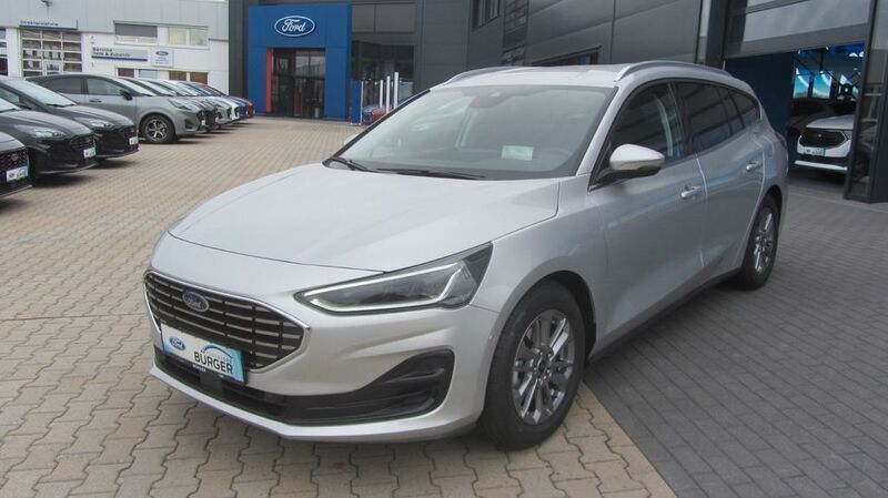 Moondust silver Neu 2024 Ford Focus Titanium Kombi | 33.480 € (Teuer) - Bild 1/4