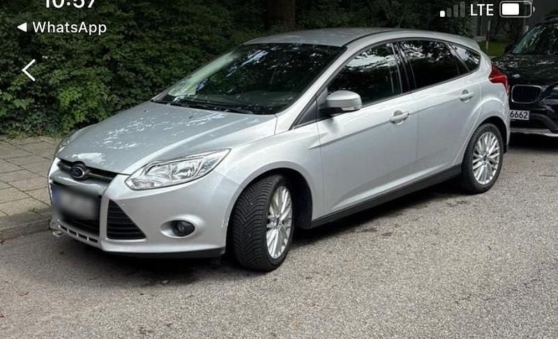 Grau Gebraucht 2014 Ford Focus Kleinwagen | 5.500 € (Fairer Preis) - Bild 1/4