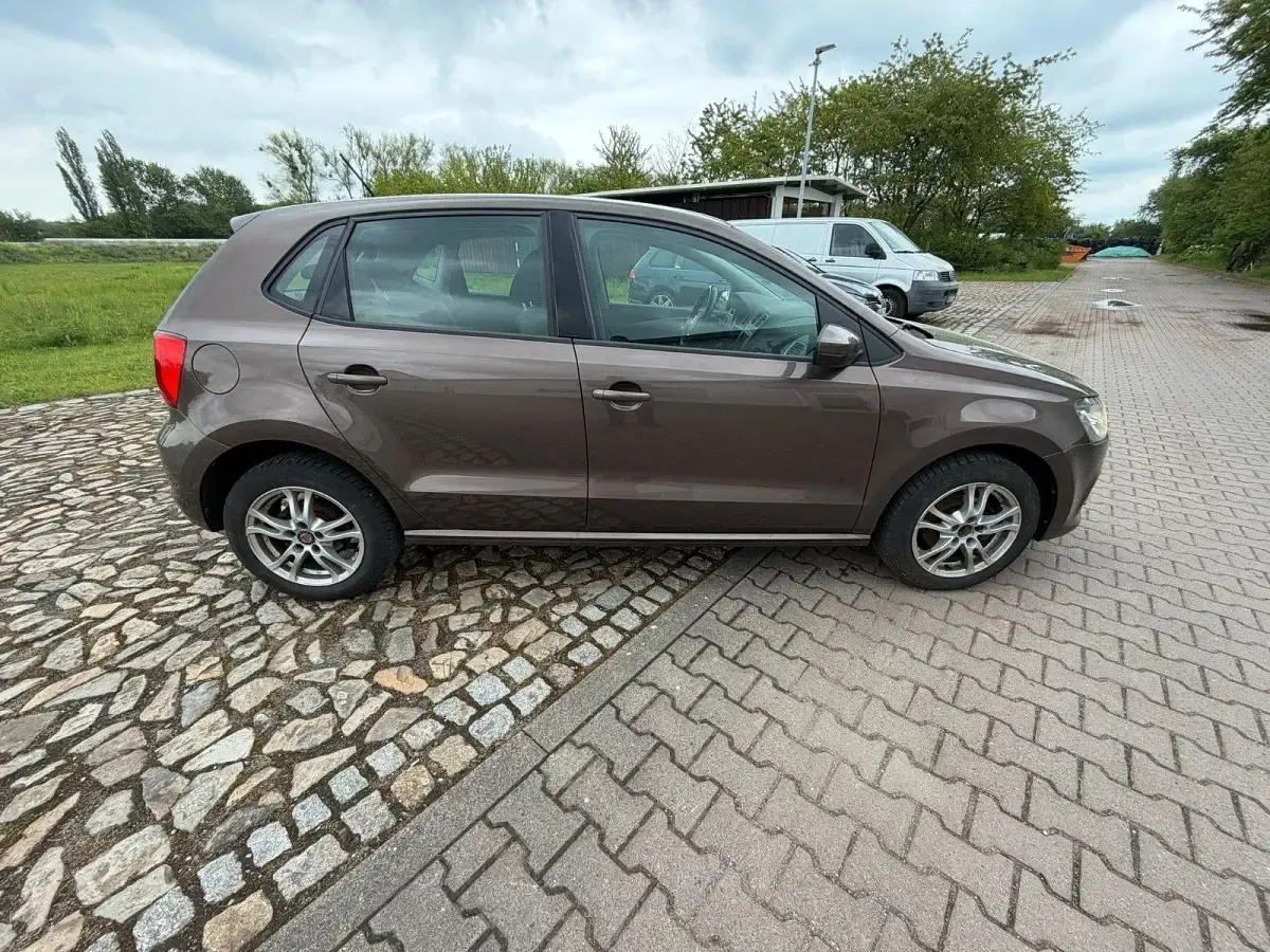 Gebraucht VW Polo 90 PS (66 kW) 2016 Braun Kleinwagen