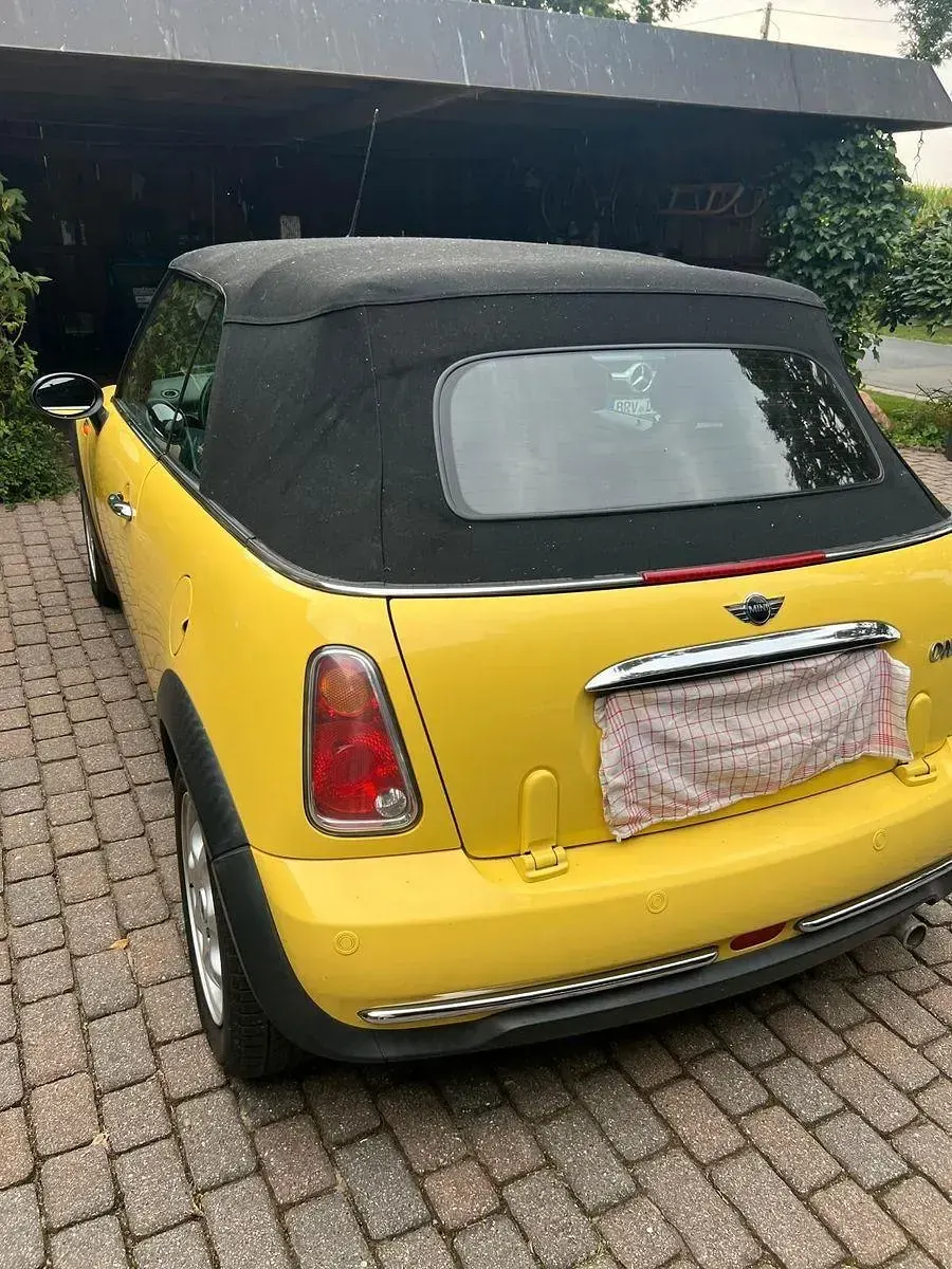 Gebraucht Mini One Cabriolet 90 PS (66 kW) 2003 Gelb Cabrio