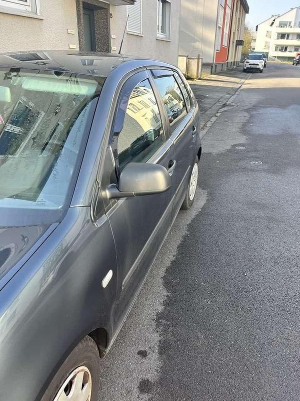 Gebraucht VW Polo Comfortline 64 PS (47 kW) 2003 Grau Limousine