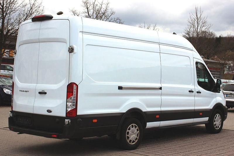 Second-hand Ford Transit 170 CP (125 kW) 2024 Alb Monovolum
