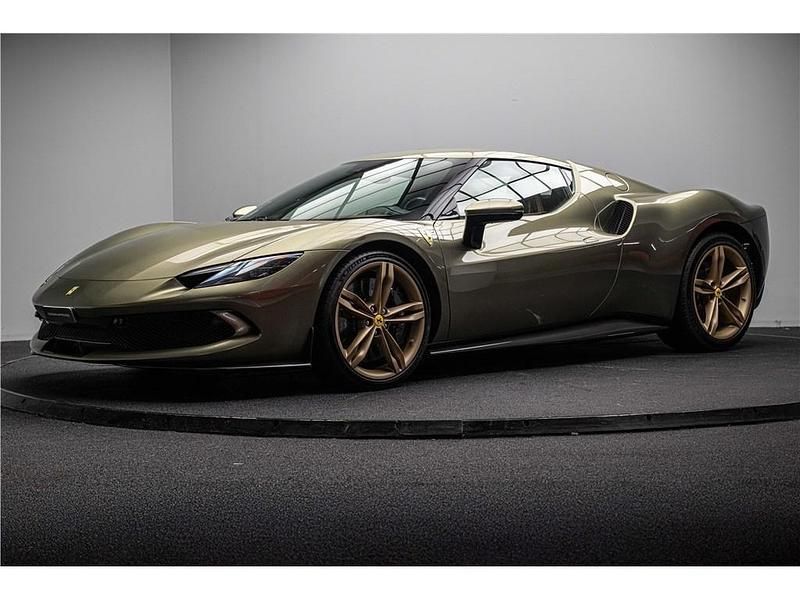 Gebraucht Ferrari 296 901 PS (662 kW) 2023 Grün