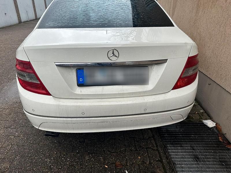 Gebraucht Mercedes C220 Avantgarde 177 PS (130 kW) 2007 Weiß Limousine