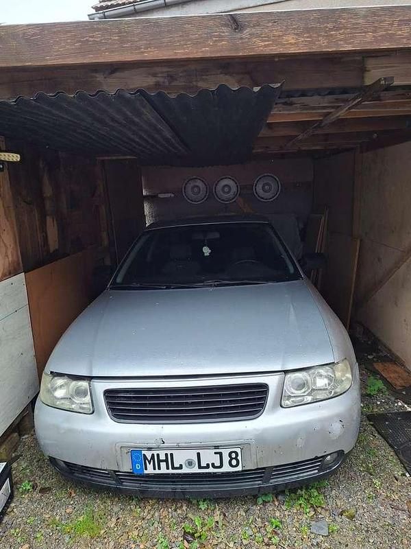 Silber Gebraucht 2003 Audi A3 Ambiente Limousine | 2.500 € (Fairer Preis) - Bild 1/4