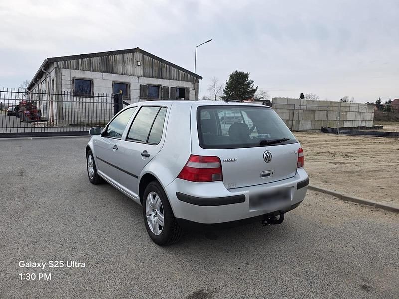 Gebraucht VW Golf IV 103 PS (75 kW) 2003 Silber Kleinwagen