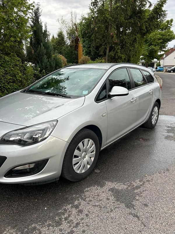 Gebraucht Opel Astra 110 PS (80 kW) 2014 Silber Kombi
