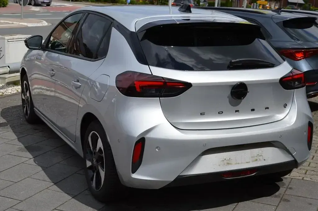 Gebraucht Opel Corsa-e 114 kW (156 PS) 2024 Aluminiumgrau (metallic) Kleinwagen