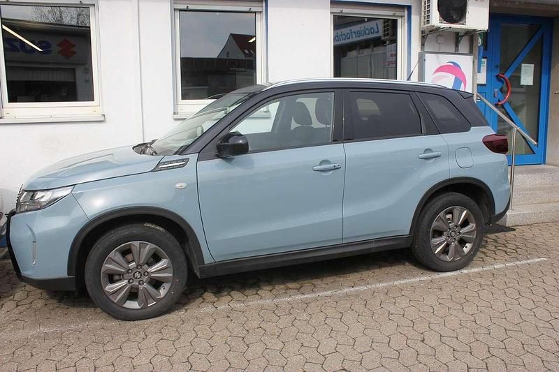 Gebraucht Suzuki Vitara Comfort 129 PS (94 kW) 2024 Ice cosmic black pearl SUV