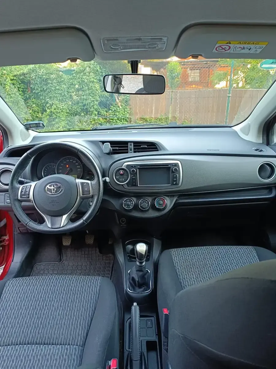 Gebraucht Toyota Yaris Edition 99 PS (72 kW) 2014 Rot Kleinwagen