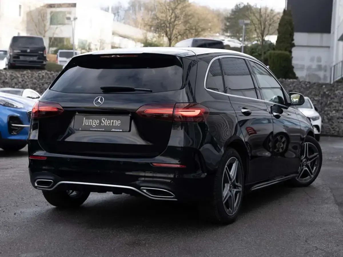 Gebraucht Mercedes B220 AMG 190 PS (139 kW) 2024 Schwarz Kleinwagen