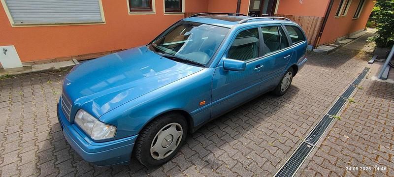 Blau Gebraucht 1996 Mercedes C200 Kombi | 900 € (Superpreis) - Bild 1/4