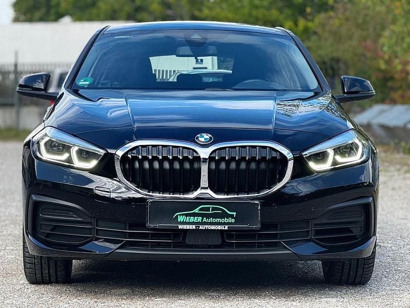 Schwarz Gebraucht 2021 BMW 116 Advantage Kleinwagen | 17.500 € (Fairer Preis) - Bild 1/4