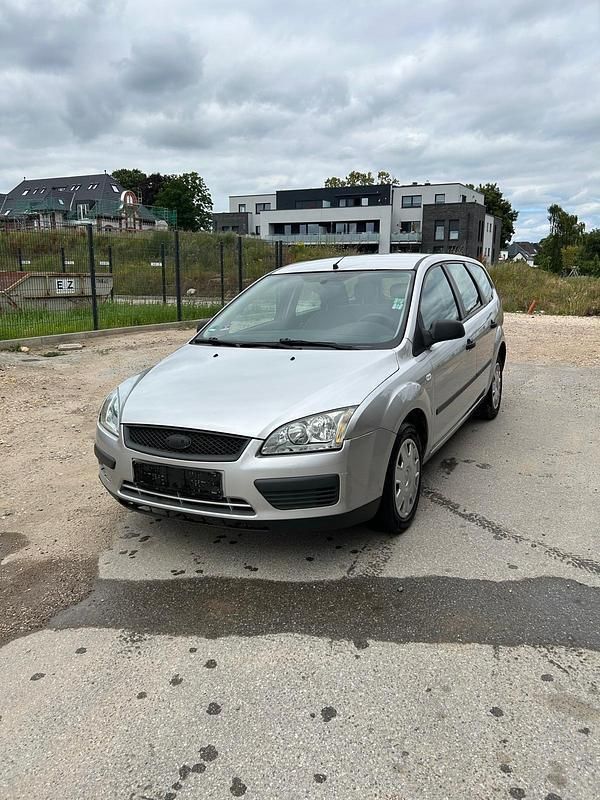 Silber Gebraucht 2006 Ford Focus Kombi | 1.050 € (Guter Preis) - Bild 1/4