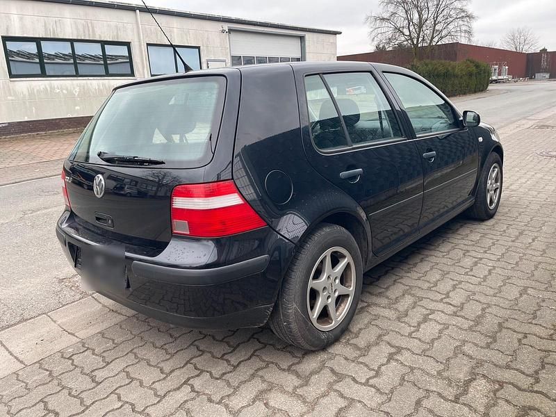 Gebraucht VW Golf IV 102 PS (75 kW) 2003 Schwarz Kleinwagen
