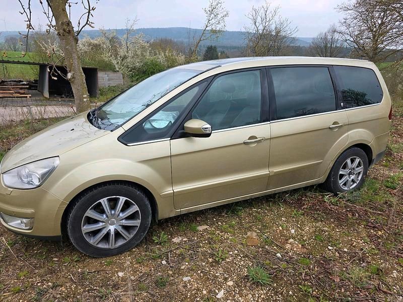 Usata Ford Galaxy 140 CV (102 kW) 2006 Oro Monovolume
