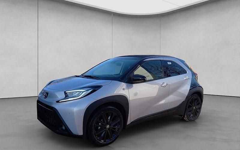 Silber Gebraucht 2025 Toyota Aygo Style Kleinwagen | 22.240 € (Etwas zu teuer) - Bild 1/4