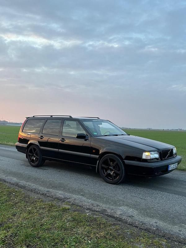 Schwarz Gebraucht 1996 Volvo 850 Kombi | 6.750 € - Bild 1/4
