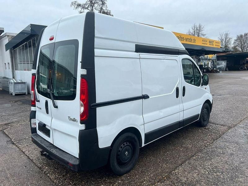 Gebraucht Renault Trafic 114 PS (83 kW) 2007 Weiß Van / Kleinbus