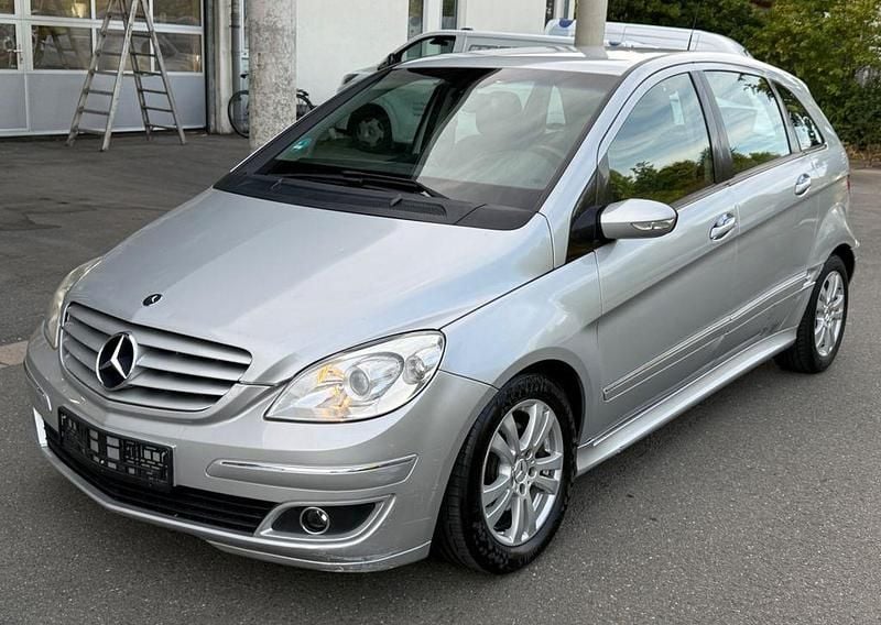 Silber Gebraucht 2008 Mercedes B180 Van / Kleinbus | 2.590 € (Superpreis) - Bild 1/4