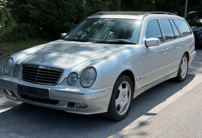 Silber Gebraucht 2001 Mercedes E430 Avantgarde Limousine | 14.990 € (Etwas zu teuer) - Bild 1/4