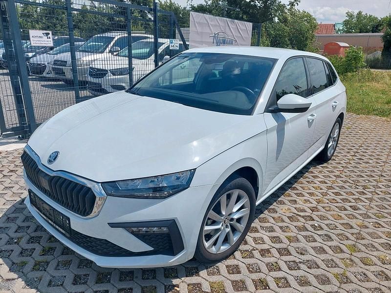 Gebraucht Skoda Scala 116 PS (85 kW) 2024 Weiß Kleinwagen