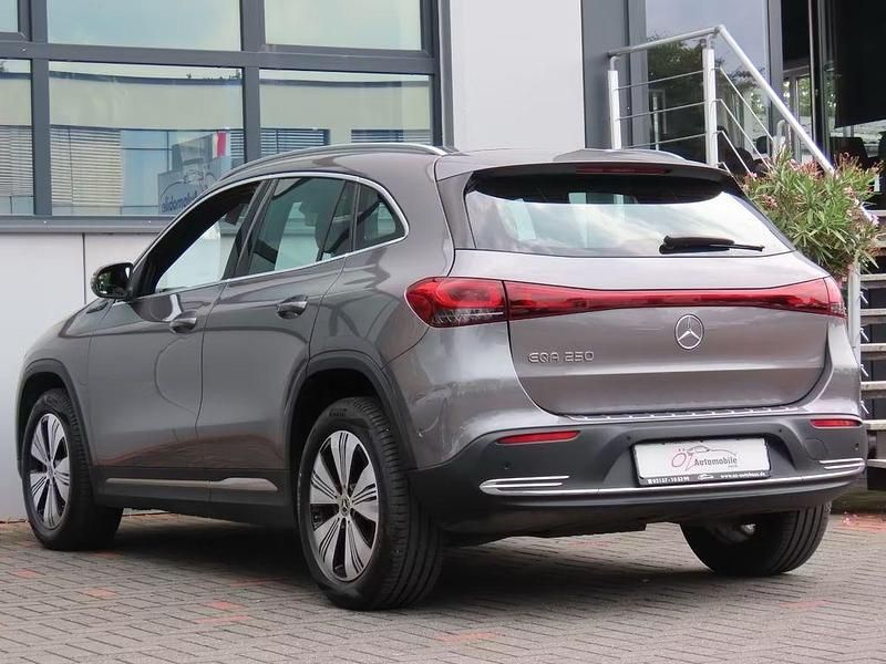 Gebraucht Mercedes EQA250 139 kW (190 PS) 2022 Grau SUV