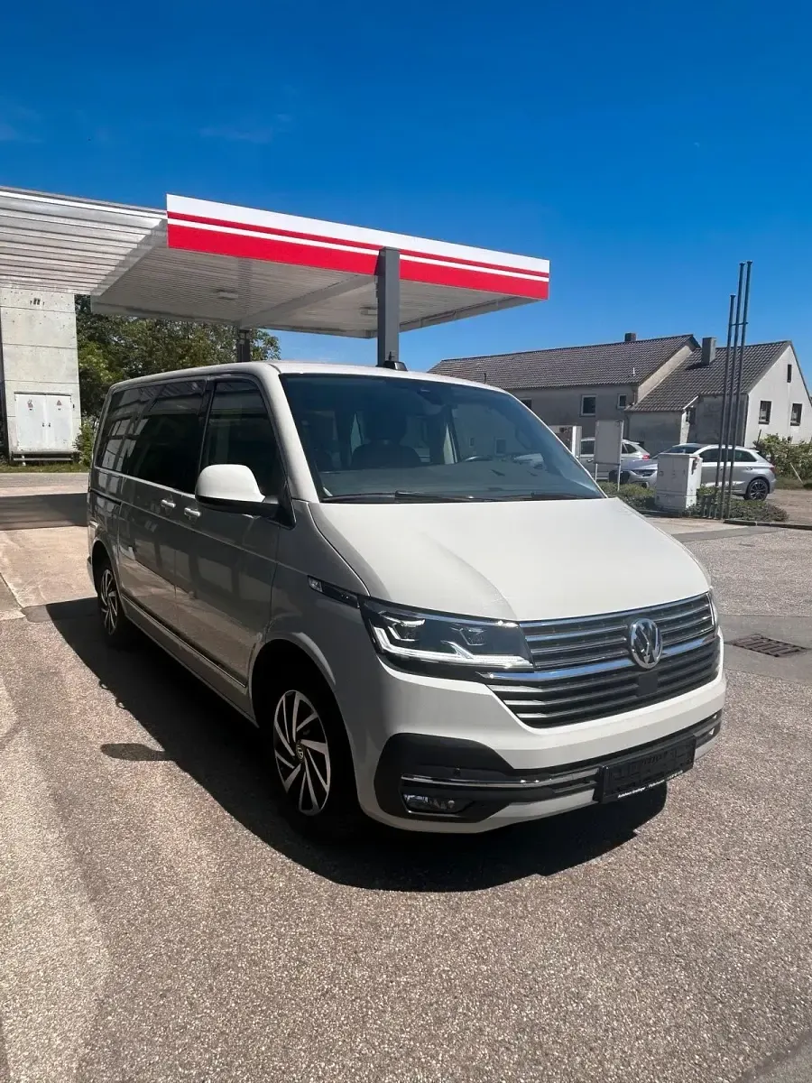 Używany VW Multivan 150 KM (110 kW) 2020 Szary Minivan