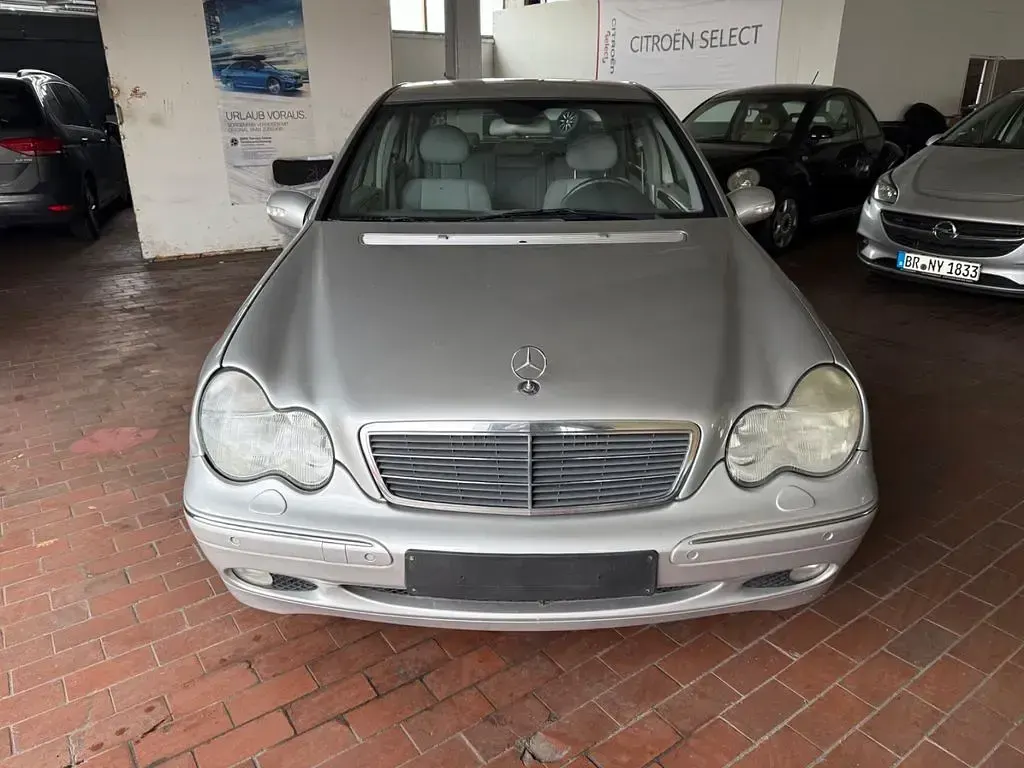 Gebraucht Mercedes C200 Elegance 116 PS (85 kW) 2001 Silber Limousine