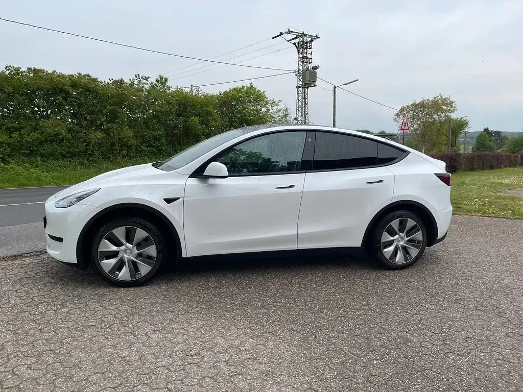 Gebraucht Tesla Model Y RWD 188 kW (256 PS) 2023 Weiß SUV