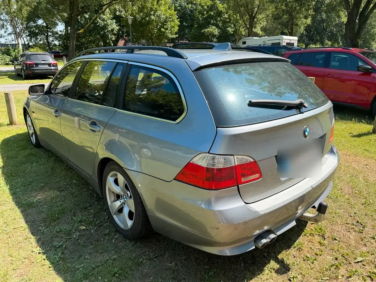 Gebraucht BMW 530 218 PS (160 kW) 2005 Grau Kombi