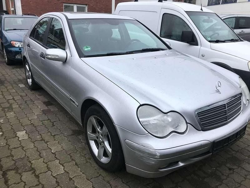 Silber Gebraucht 2003 Mercedes C180 Classic Limousine | 1.700 € (Guter Preis) - Bild 1/4