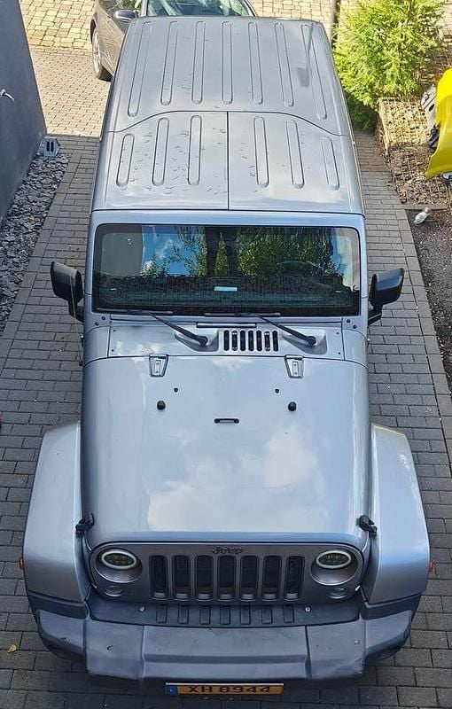 Silber Gebraucht 2018 Jeep Wrangler Unlimited SUV | 35.000 € (Fairer Preis) - Bild 1/4