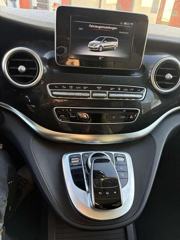 Gebraucht Mercedes V220 Edition 190 PS (139 kW) 2015 Weiß Van / Kleinbus