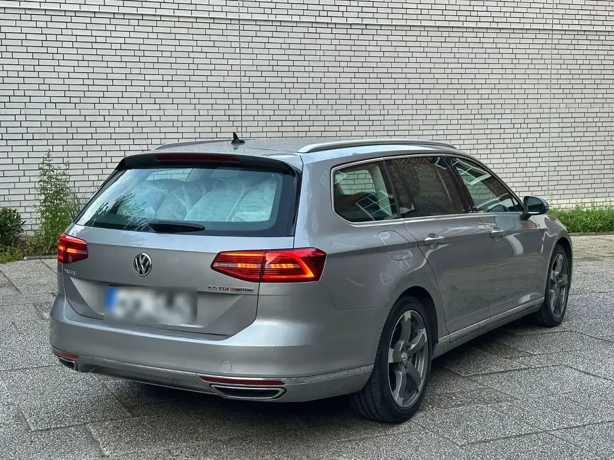 Gebraucht VW Passat 239 PS (175 kW) 2015 Grau Kombi
