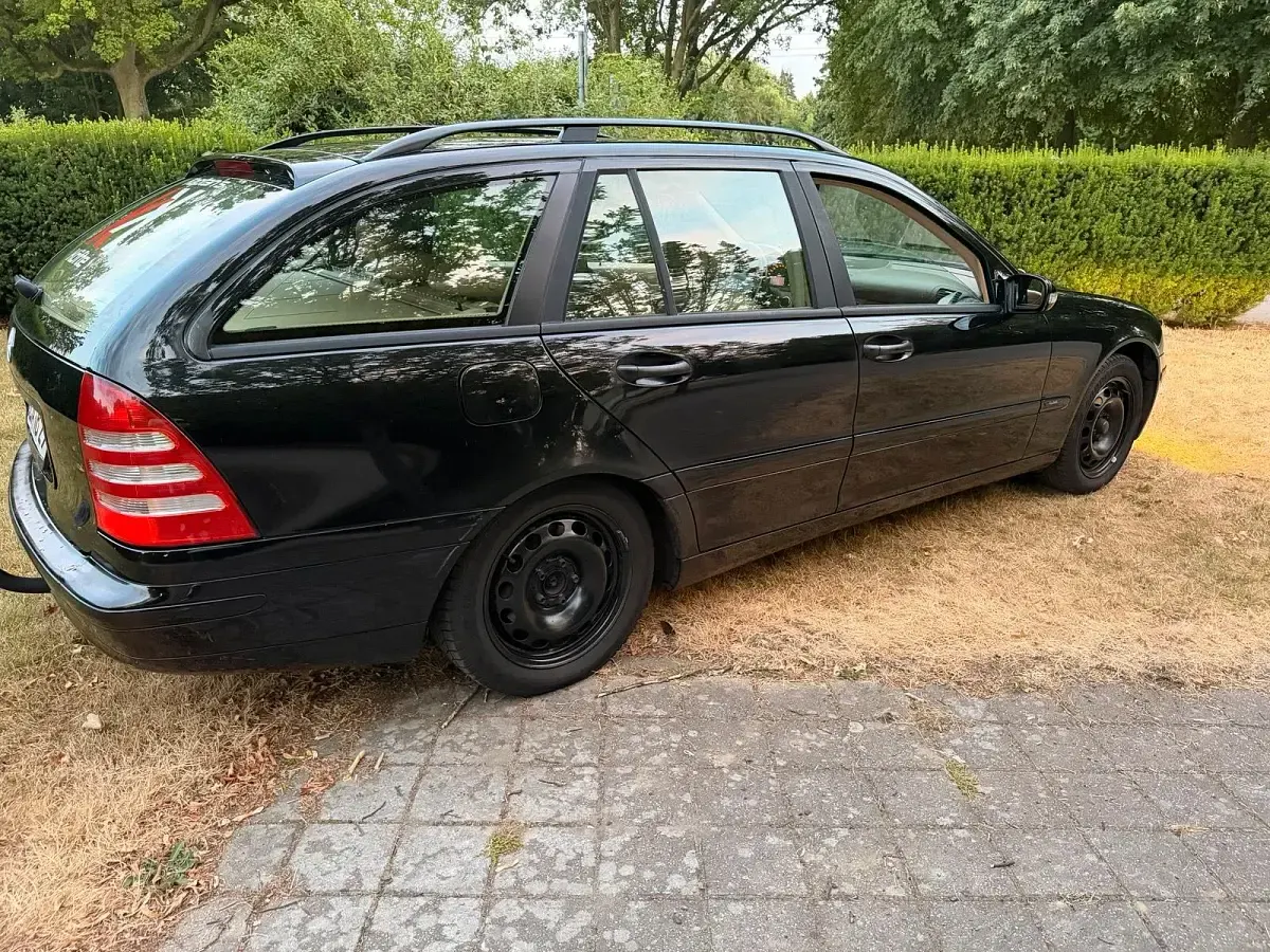 Gebraucht Mercedes C180 143 PS (105 kW) 2004 Schwarz Kombi