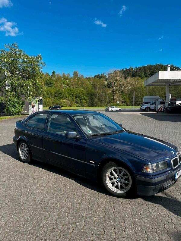 Blau Gebraucht 1998 BMW 318 Compact Kleinwagen | 2.199 € (Guter Preis) - Bild 1/4