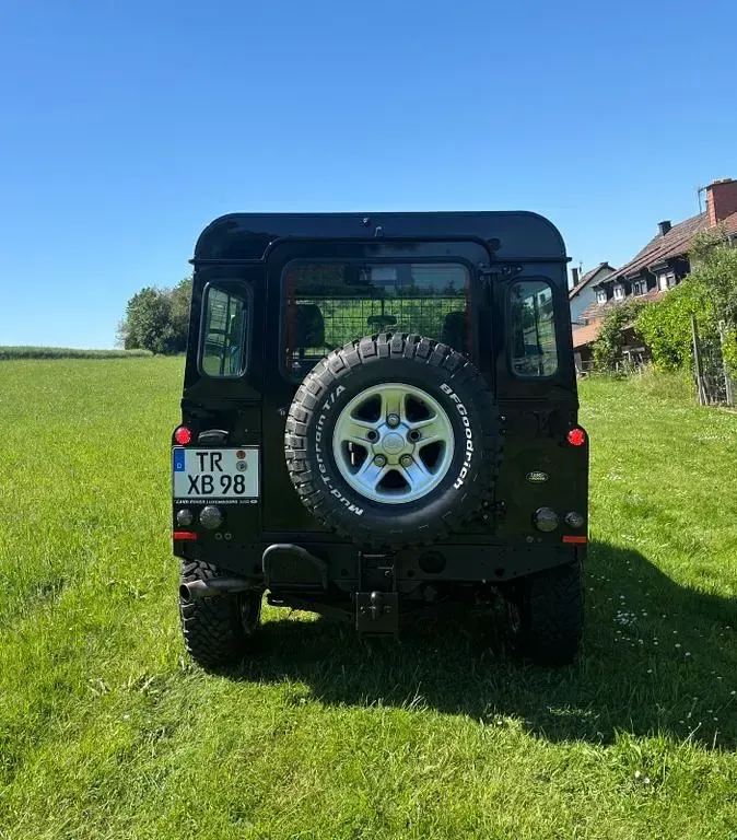 Gebraucht Land Rover Defender SE 122 PS (89 kW) 2006 Schwarz Kombi