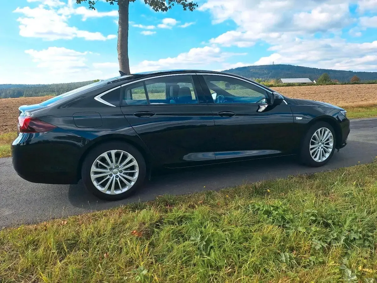 Gebraucht Opel Insignia Innovation 165 PS (121 kW) 2019 Schwarz Limousine