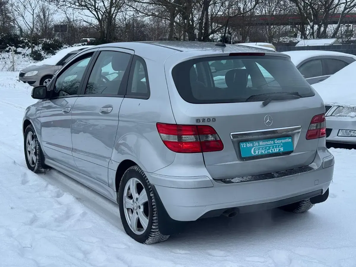 Gebraucht Mercedes B200 136 PS (100 kW) 2010 Silber Van / Kleinbus