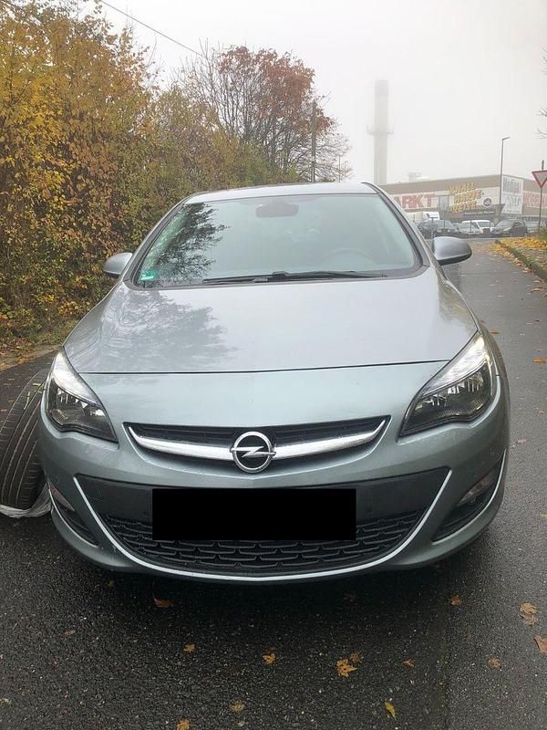 Grau Gebraucht 2015 Opel Astra Limousine | 6.999 € (Superpreis) - Bild 1/4