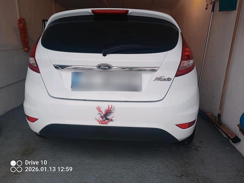 Gebraucht Ford Fiesta 60 PS (44 kW) 2011 Weiß Kleinwagen