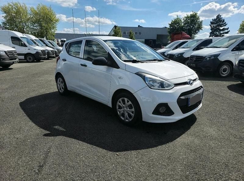 Weiß Gebraucht 2015 Hyundai i10 Kleinwagen | 4.000 € (Guter Preis) - Bild 1/4